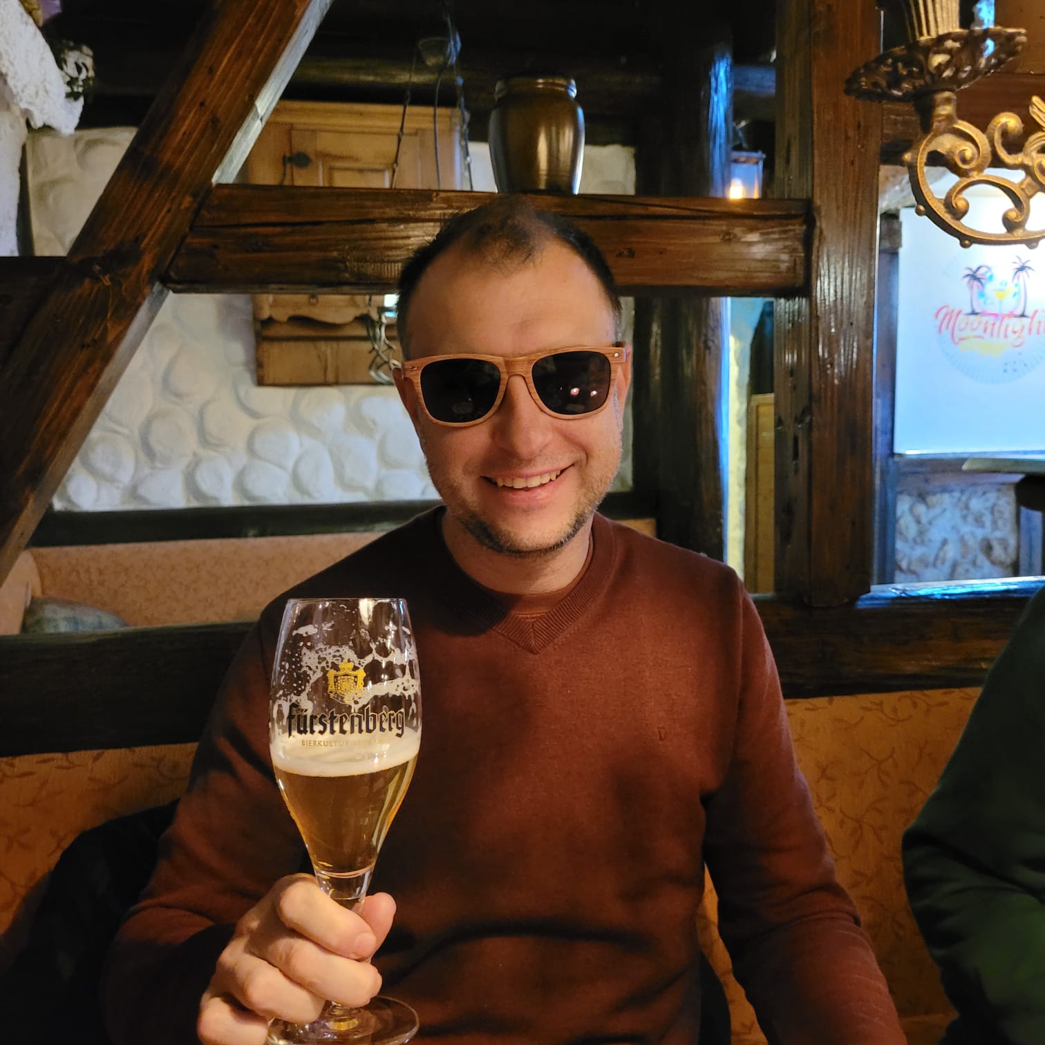 Moonlight Lounge - WhatsApp Image 2026-01-04 at 22.52.38 (4).jpeg